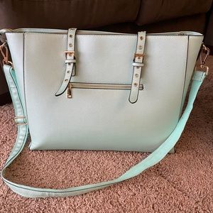 17inch Laptop Tote in Mint with Adjustable Strap